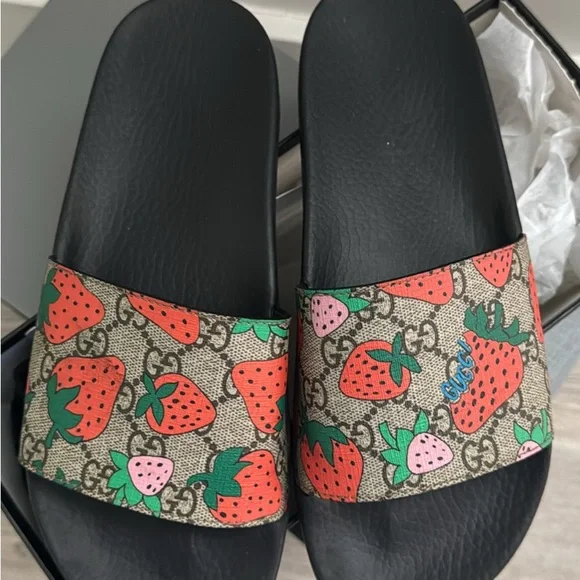 Gucci Black Slides with Strawberry Print - Picture 2 of 3